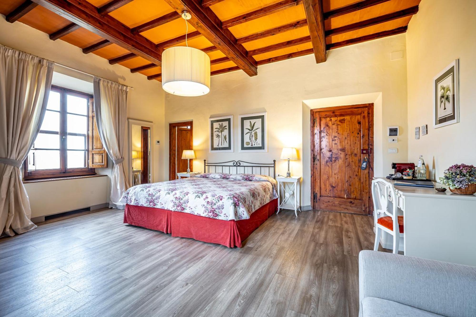 Villa S.Andrea サン・カシャーノ・イン・ヴァル・ディ・ペーザ エクステリア 写真