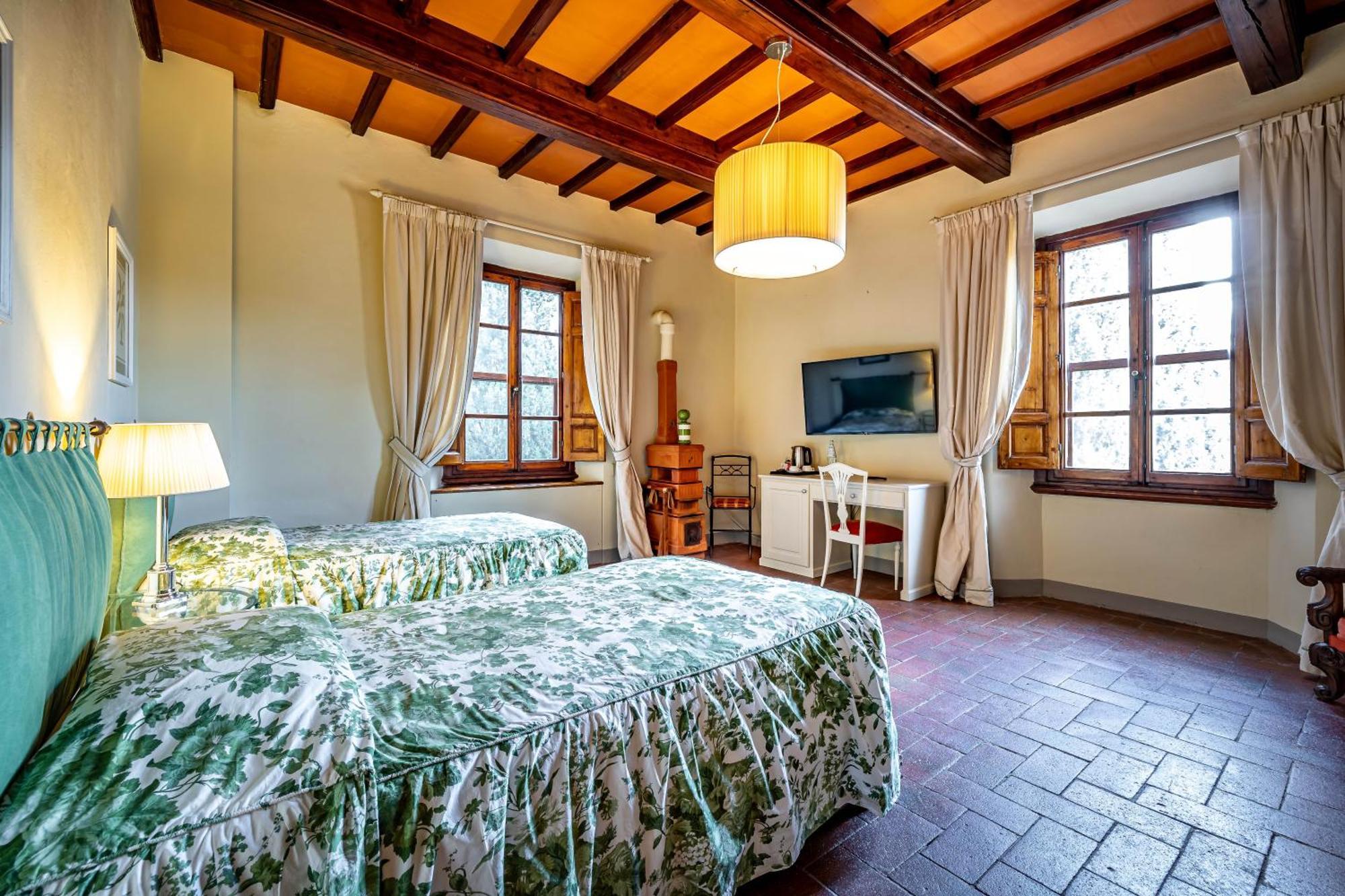 Villa S.Andrea サン・カシャーノ・イン・ヴァル・ディ・ペーザ エクステリア 写真